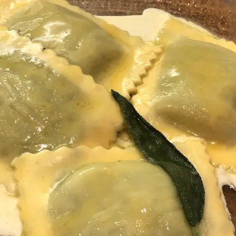 Ravioli ricotta e spinaci
